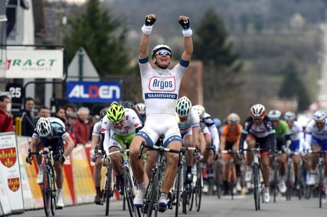 Marcel Kittel (Argos-Shimano) finished a bike length ahead of Elia Viviani (Cannondale) to win stage 2 of Paris-Nice.