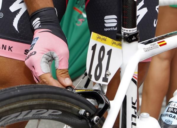 Alberto Contador (Saxo Bank) rides as number 181