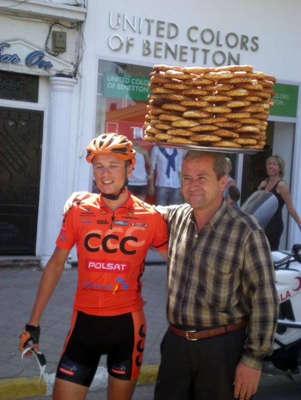 Polish rider Adrian Honkisz was amazed by a local bread carrier in Fethyie.