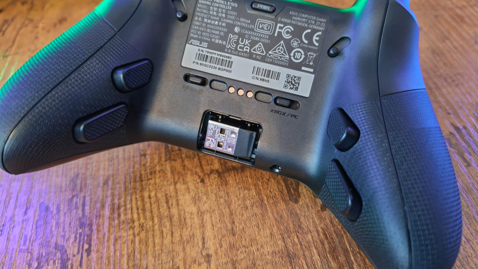 The slot for the USB dongle on the Asus ROG Raikiri 2