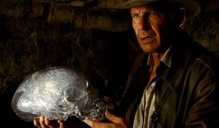 Indy holding a crystal skull