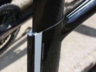 The 'reverse ISP' seatpost design doesn't rely on a clamp to fix its position so only a very minimal one is used here to eliminate play. A molded rubber cap will seal things up and provide a nicely finished appearance.