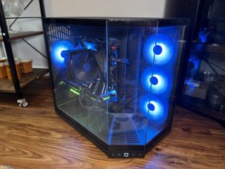 Hyte Y50 RGB