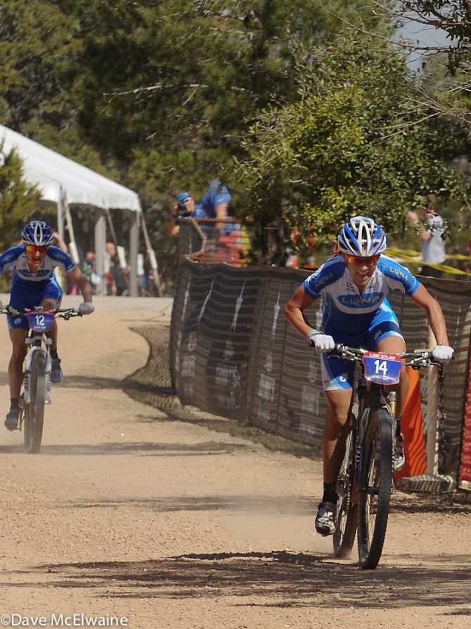 Katerina Nash (Luna Pro Team) out-sprinting Catharine Pendrel to take the win