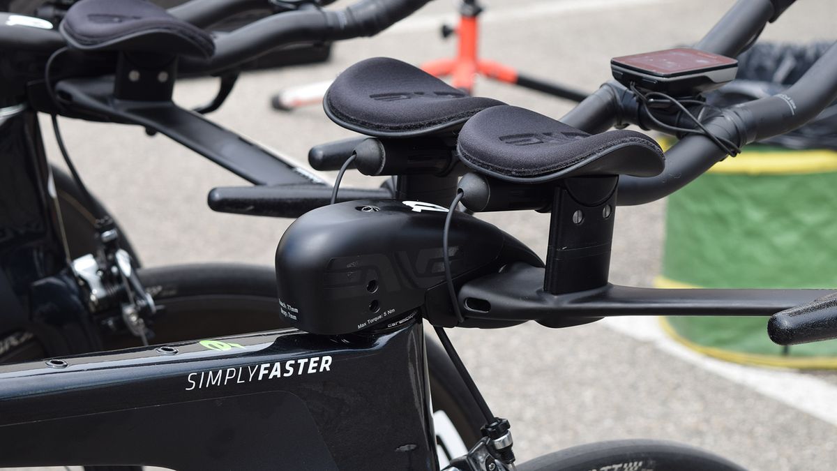 A look at the ENVE cockpit setup on one of the Dimension Date Cervelo P5