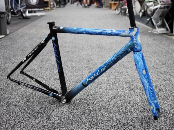 KirkLee showed off this stunning carbon fiber frameset at NAHBS.