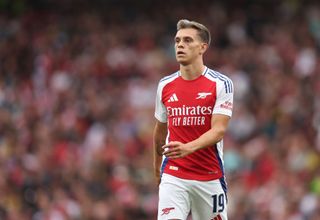 Arsenal squad for 2024/25 LONDON, ENGLAND - AUGUST 07: Leandro Trossard of Arsenal in action during the pre-season friendly match between Arsenal and Bayer 04 Leverkusen at Emirates Stadium on August 07, 2024 in London, England. (Photo by Warren Little/Getty Images)