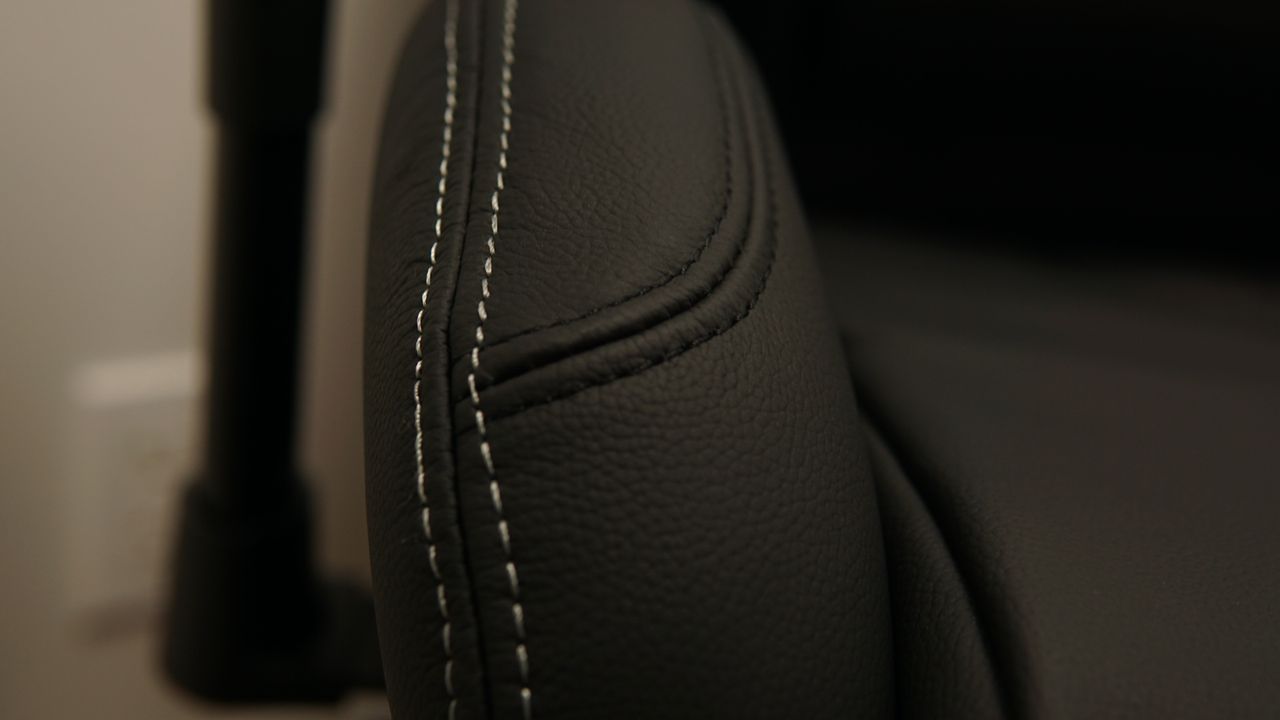 Thermaltake X Fit Real Leather Gaming Chair