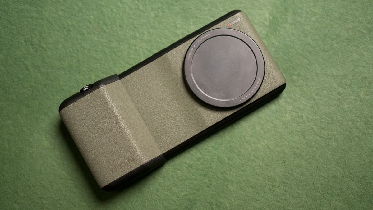 Lens cover of Xiaomi 13 Ultra camera kit
