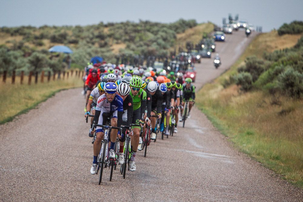 Chris Jones (UnitedHealthcare) leads the chase.