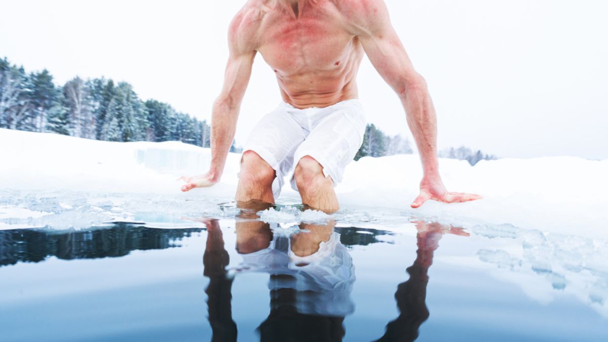 5 surprising benefits of cold plunges, according to research – and how to make the most out of them, whether you're out on a wild swim or at home doing a 'James Bond shower'