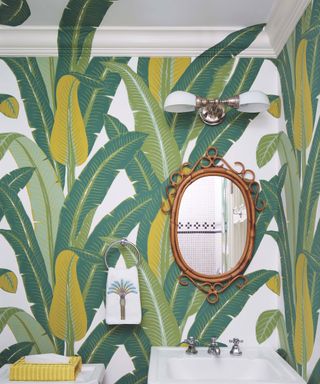 Schumacher-Showroom-Opening-Bedroom-in-Tropical-Isle-Wallpaper-Interior-Design-by-Kemble-Interiors