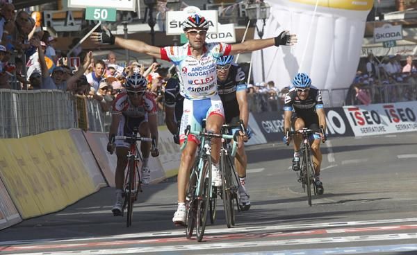 Angel Vicioso (Androni Giocattoli) wins stage 3 of the Giro d'Italia