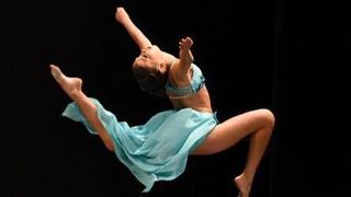 Athletic dance move, Dancer, Modern dance, Performing arts, Dance, Choreography, Ballet, Performance, Acrobatics, Concert dance,
