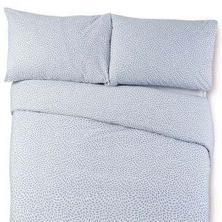 bed duvet with cushions