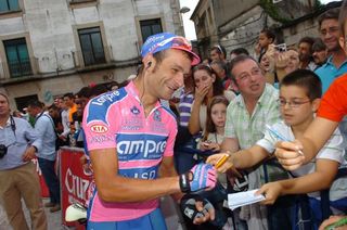 Michele Scarponi (Lampre-ISD) was a popular figure at the start.