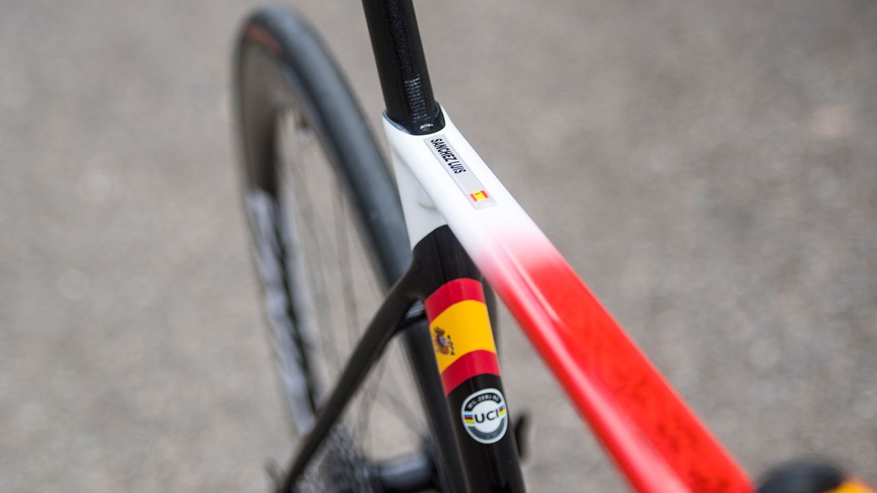 Luis Leon Sanchez's Spanish champion's themed Wilier Zero SLR