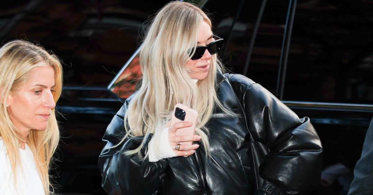 Far From Basic—This Jeans-and-Trainer Combo Screams “Fashion Girl”