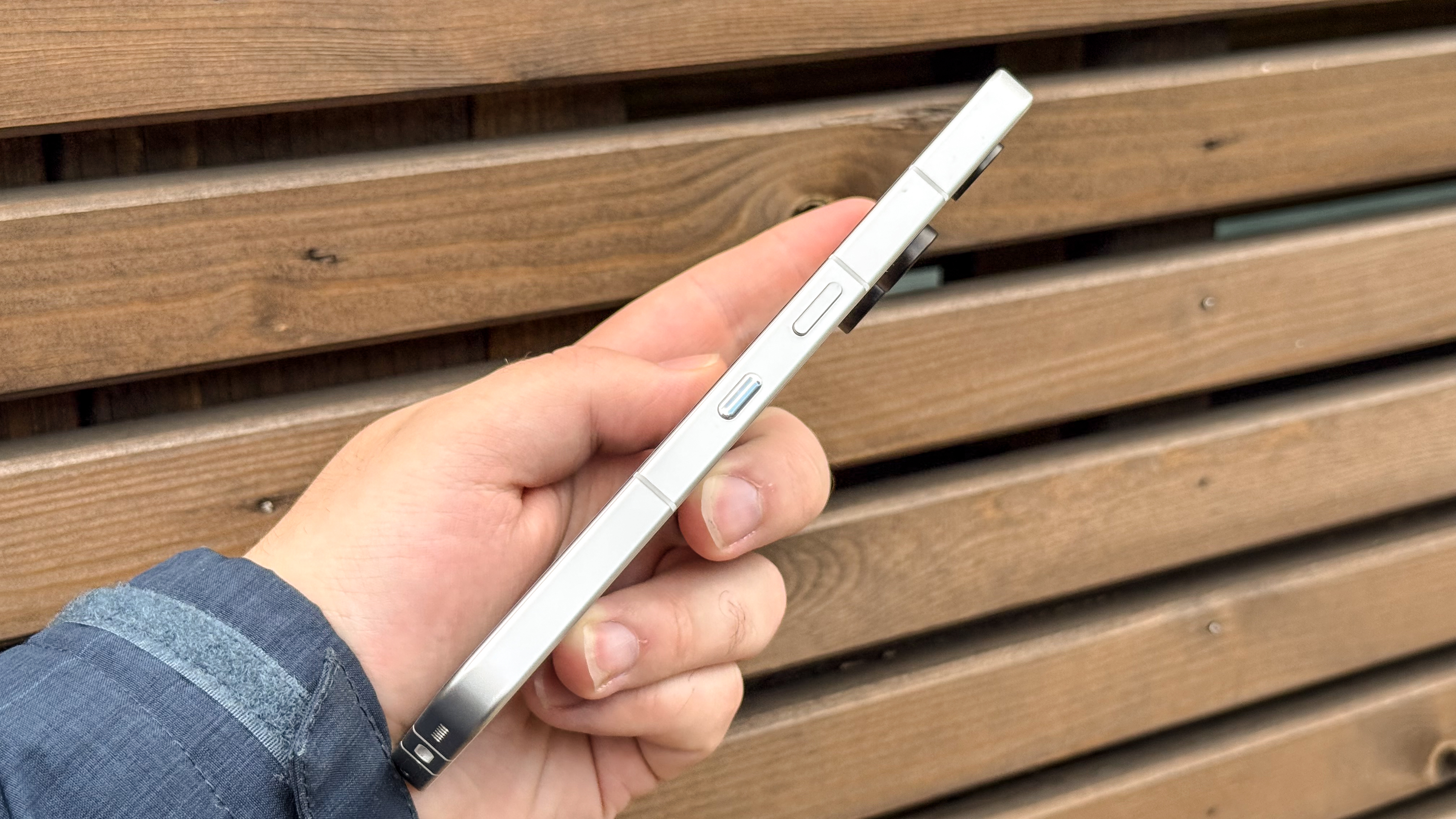 Nothing Phone 3 side with power button and Essential Key