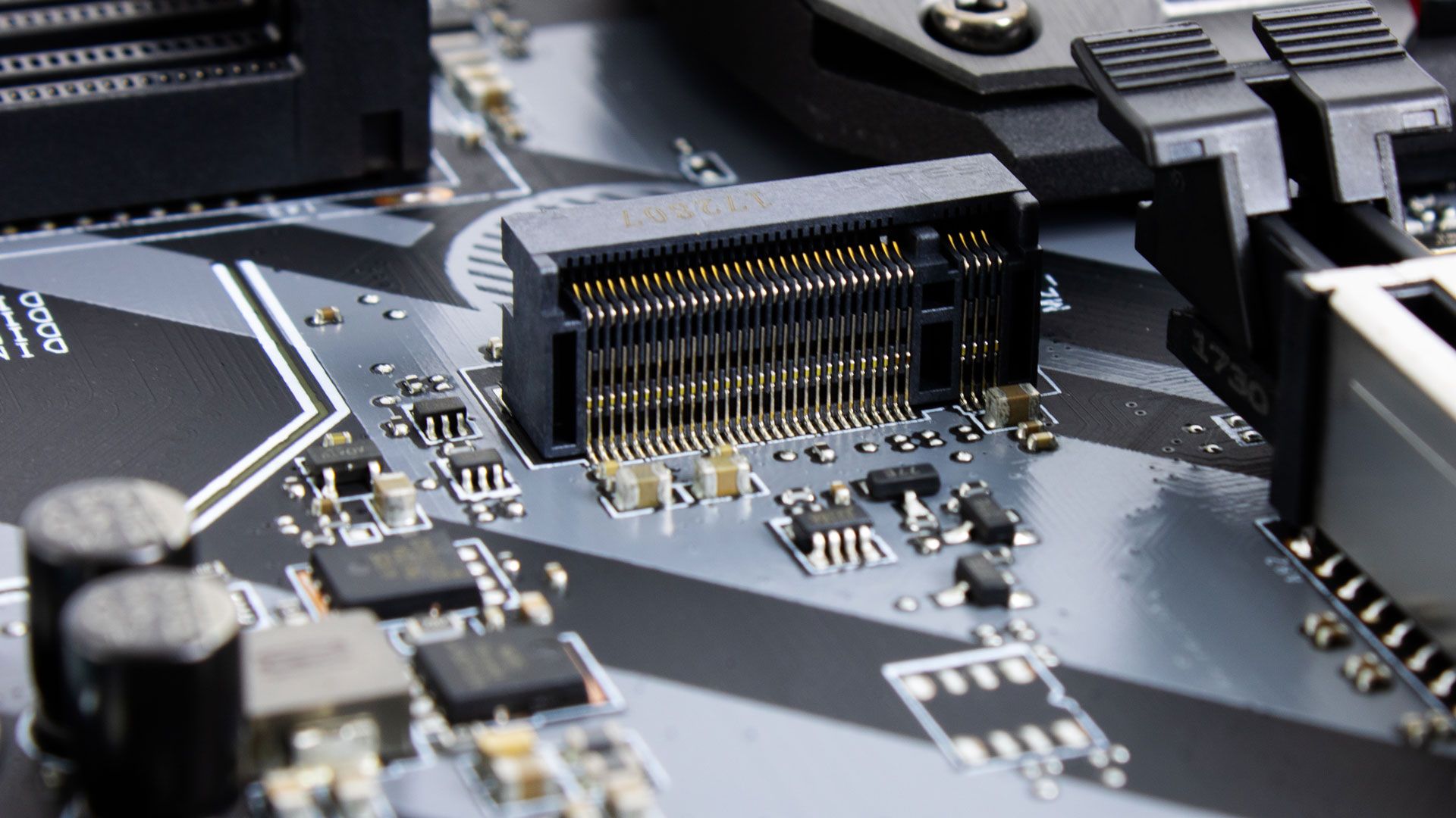 PCIe 5.0 SSDs May Get Wider and Require Wider M.2 Slots | Tom's