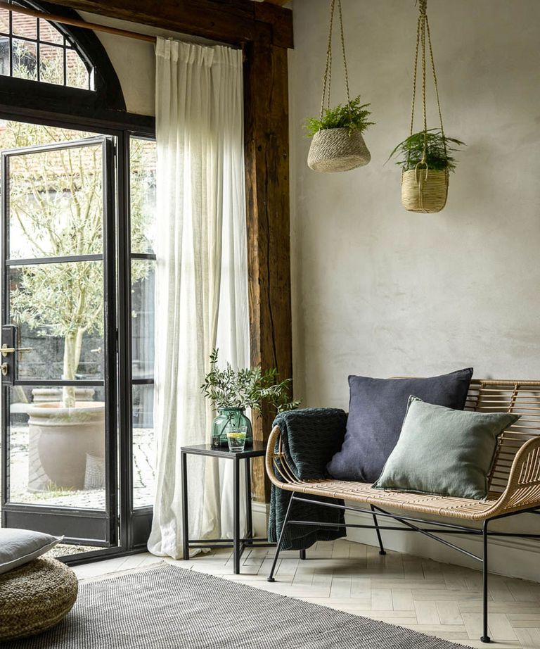 6 Things people with nice-smelling sunrooms always do