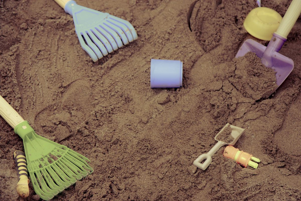 Mum hailed as genius for creating an edible sandpit using one simple ingredient