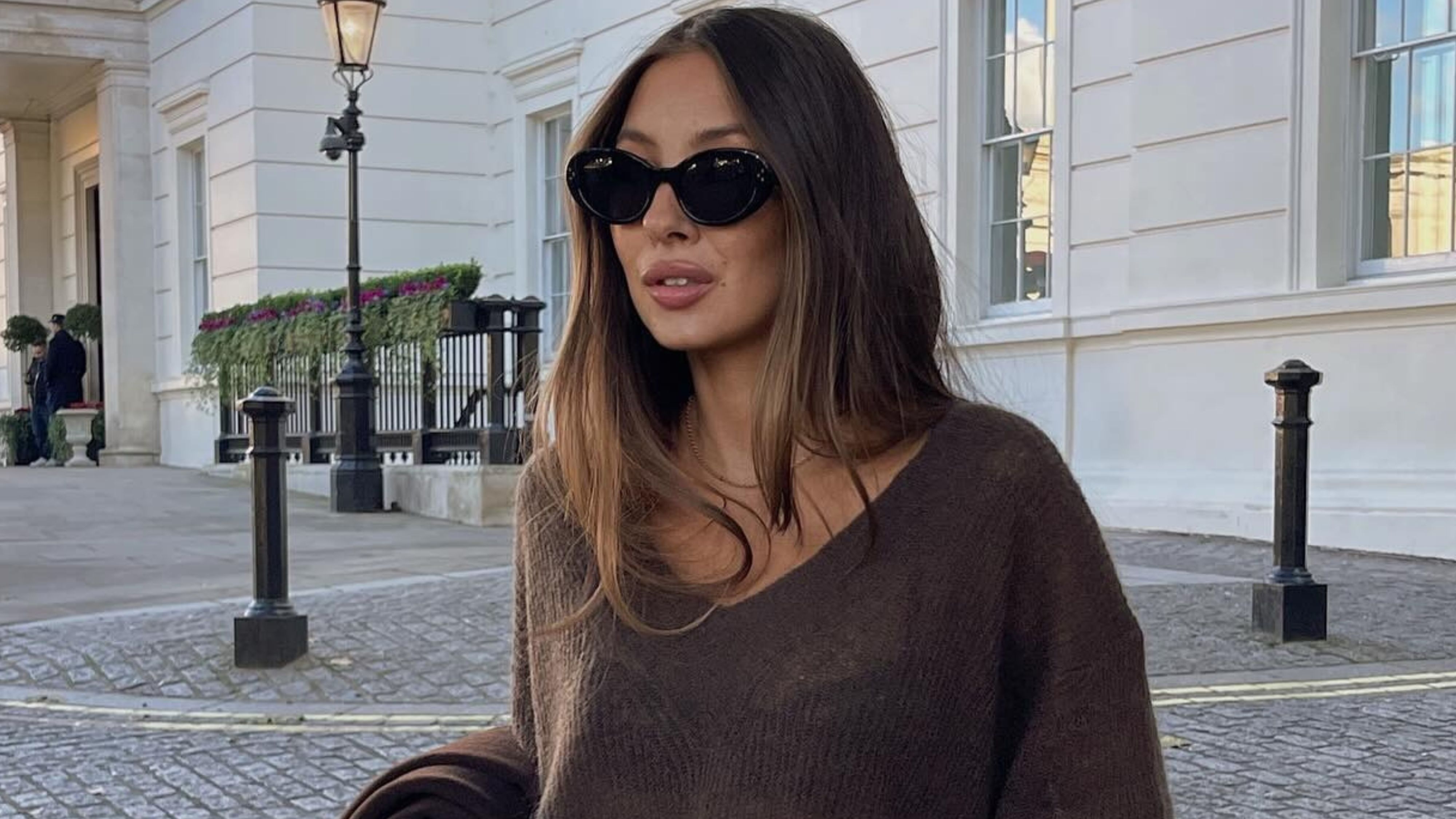 @fakerstrom wearing one of the best v-neck sweaters.