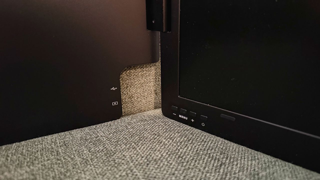 KYY X90D Triple Portable Monitor