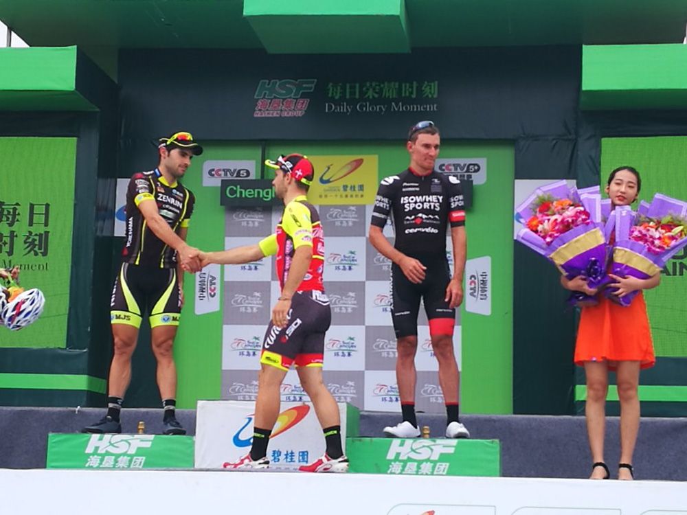Jakub Mareczko (Wilier Triestina) congratulates his rivals