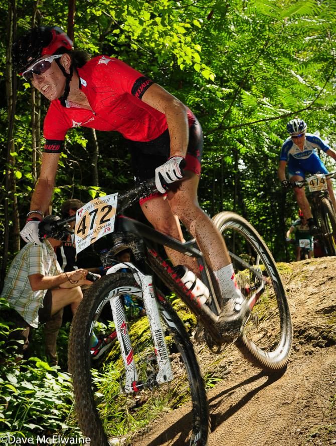 Lea Davison (Specialized) had her hands full against the two Luna riders