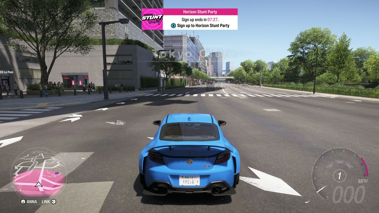 Forza Horizon 6 Stunt Party: A player in a blue Toyota GR86 parked in Tokyo City, joining a Horizon Stunt Party event.