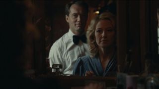 Jude Law and Carrie Coon in The Nest
