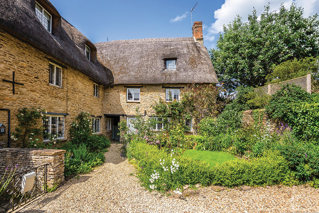 Blacksmiths Hill, Aynho, Oxfordshire.