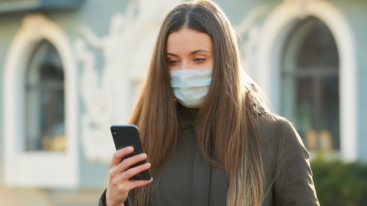 How to unlock your iPhone while wearing a face mask