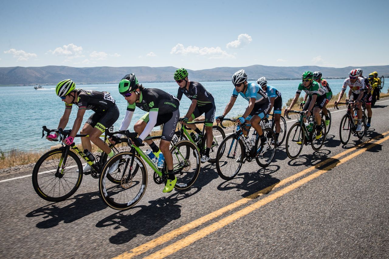 Andres Diaz (Cylance) went with the white armwarmers for the hot stage