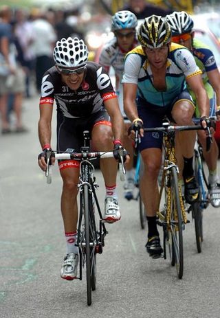 Carlos Sastre (Cervelo) could not respond when Pellizotti's attack shattered the group.