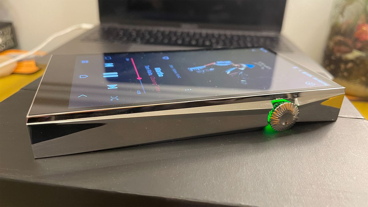 Portable music player: Astell &amp; Kern A&amp;ultima SP3000