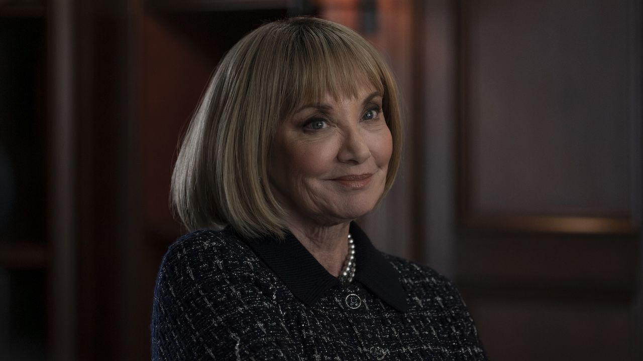 Beroemde gast vertelt over Elsbeth’s volgende rol als ‘geobsedeerde’ moordenaar met Anna Wintour, en haar optreden is A+