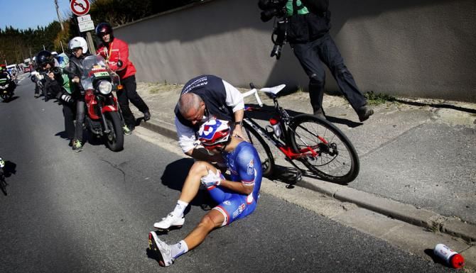 Nacer Bouhanni (FDJ) crashed earlier in the stage