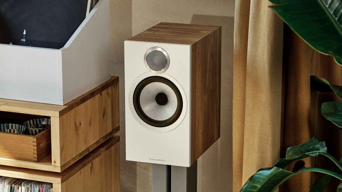 Standmount speakers: Bowers &amp; Wilkins 606 S3