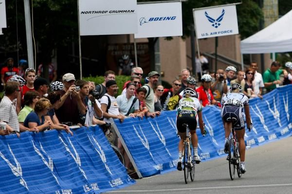 Rushlee Buchanan (Colavita Forno D'Asolo) and Meredith Miller (TIBCO) playing some cat and mouse off the front.