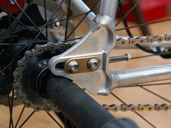 Sliding dropouts are fitted out back.