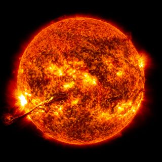 Mega Solar Prominence: Aug. 31, 2012