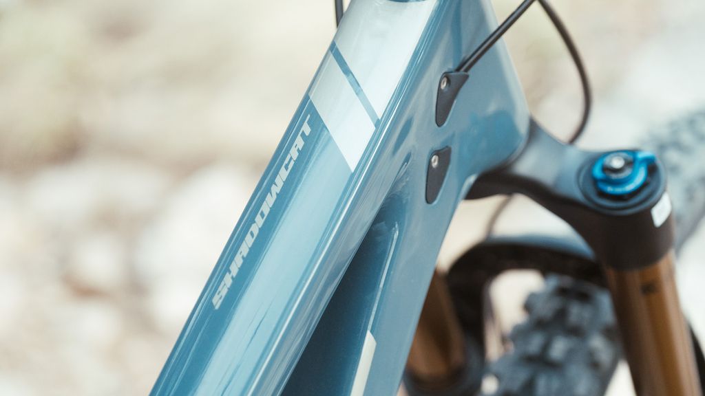 Pivots new Shadowcat internal routing port behind the headtube