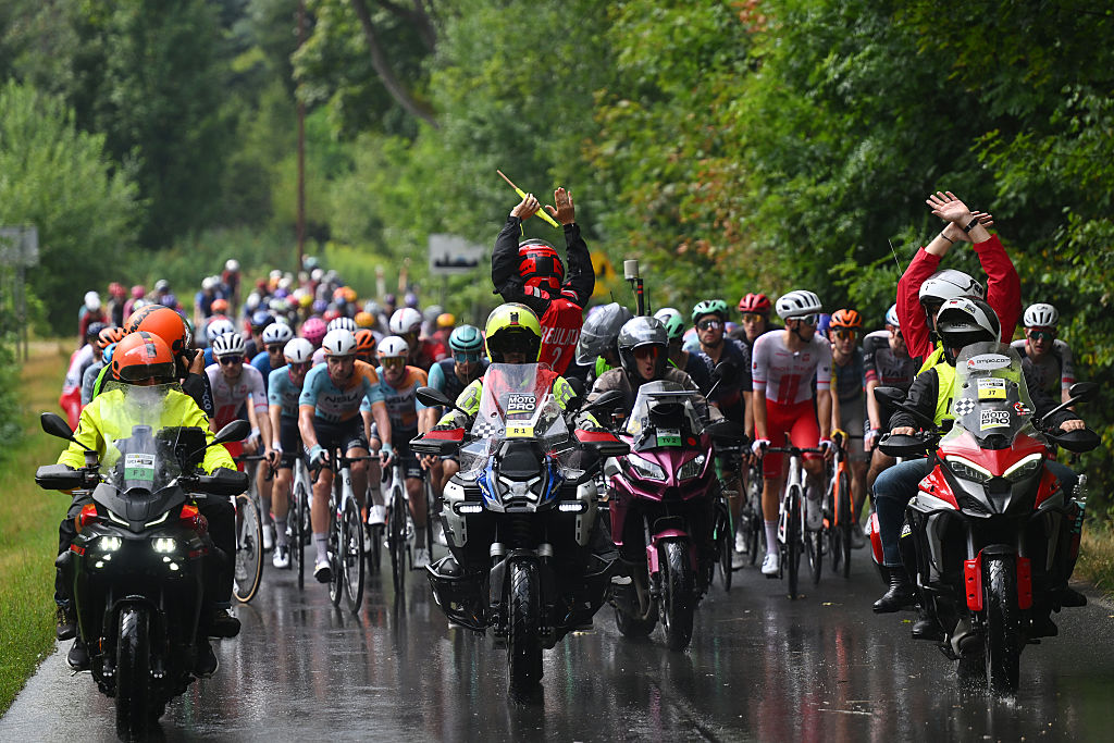 2026 Tour de Pologne stage 4: riders are stopped after the crash