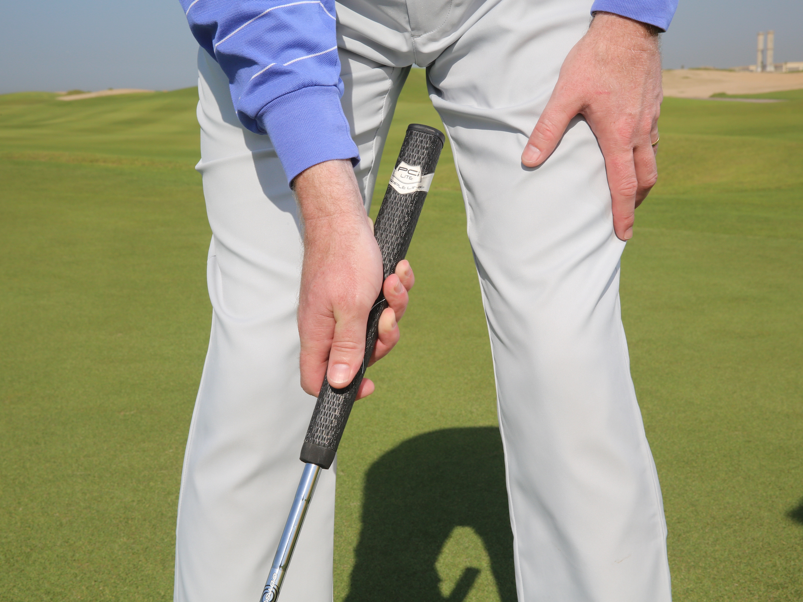 One-handed putting drill