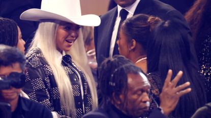Beyonce in cowboy hat at the Grammys