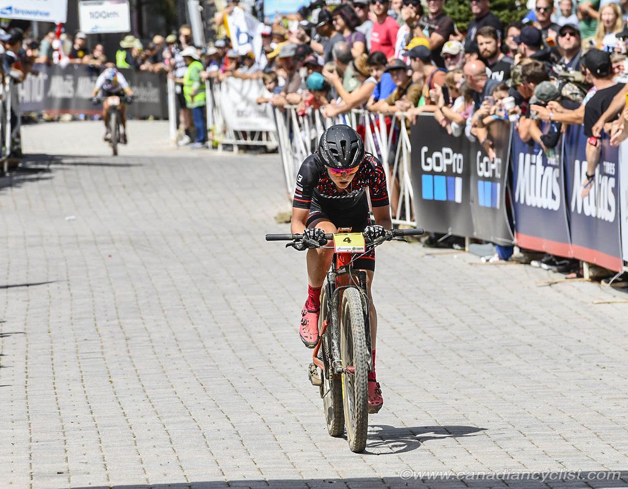 Anne Terpstra (Ned) Ghost Factory Racing attacks at the start of the last lap