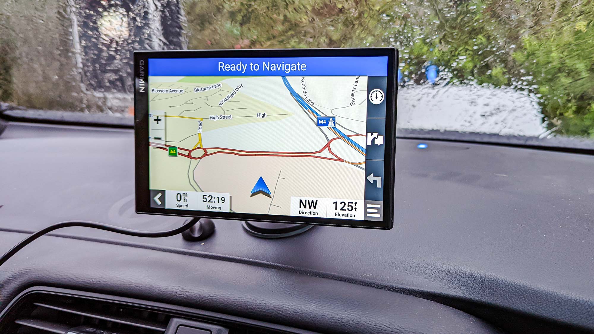 Garmin drivesmart 86 display on dash