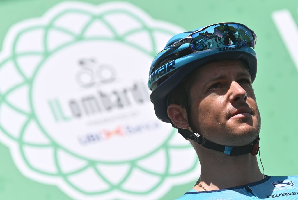Jakob Fugslang before the start of Il Lombardia